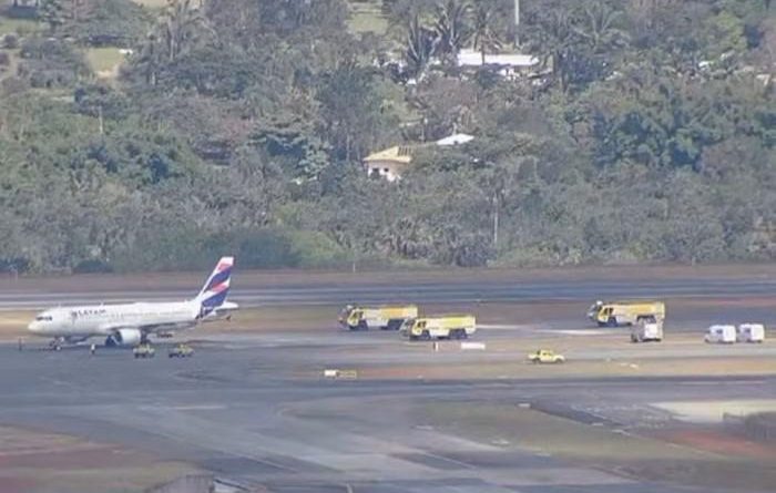 Avião da Latam faz pouso de emergência no aeroporto de Brasília