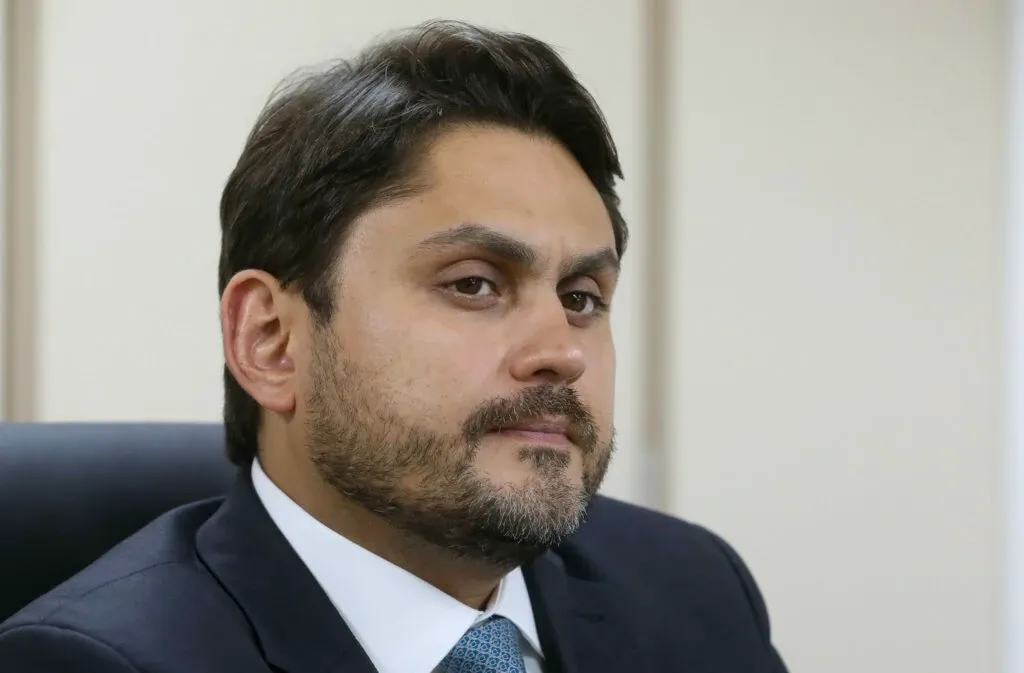 Ministro de Lula, Juscelino Filho silencia em depoimento à PF