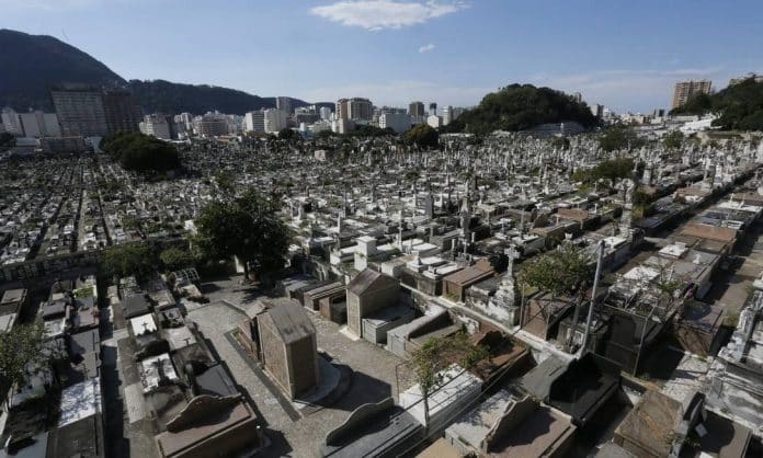 Sepulturas no Rio de Janeiro podem custar até R$ 1,2 milhão