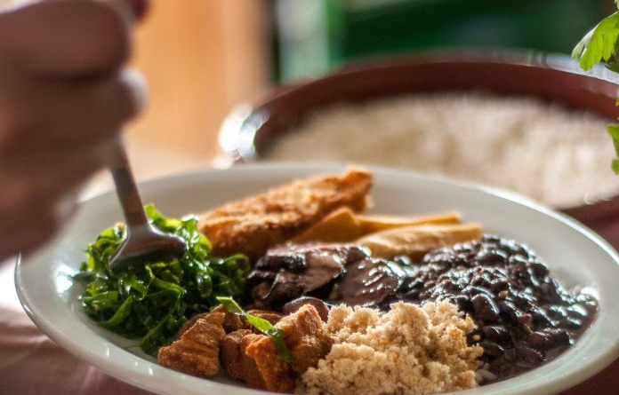 Leblon tem feijoada e roda de samba neste domingo, 22