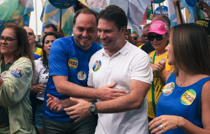 Bolsonaro desembarca nas capitais e mede prestígio nas campanhas