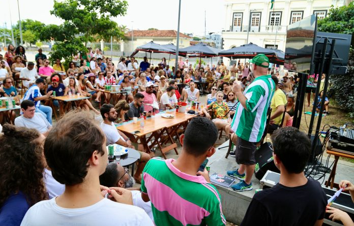 Aula pública de Luiz Antonio Simas celebra Cosme e Damião e a cultura popular no Al Farabi