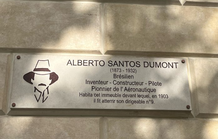 Santos-Dumont em Paris: um encontro emocionante na Champs-Élysées