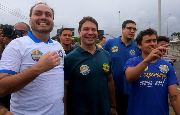 Alexandre Ramagem lidera carreata com Nikolas Ferreira e Carlos Bolsonaro na Zona Oeste do Rio