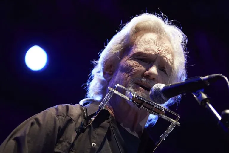 Morre Kris Kristofferson, de Nasce Uma Estrela, aos 88 anos