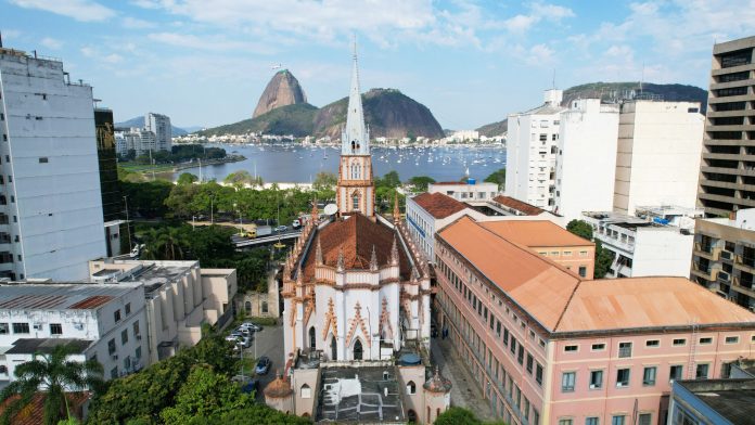 Praia de Botafogo receberá 1º lançamento residencial em 50 anos