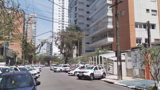 ”Estamos seguros”, diz jogador alvo de invasão a prédio de luxo em Santos (SP)