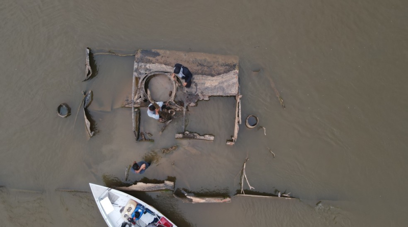 Seca do Rio Madeira revela navio do Século XIX que naufragou no Amazonas;