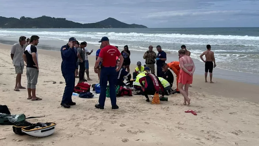 Pai e filho se afogam em praia de Bombinhas (SC); criança segue desaparecida