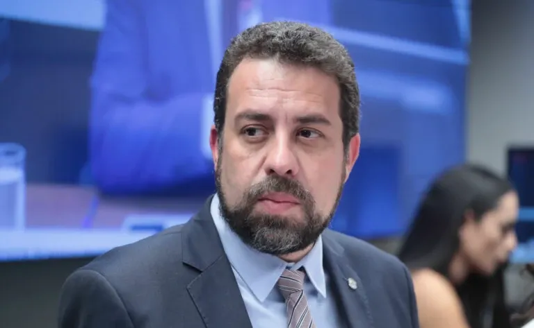 Boulos tenta impedir divulgação de pesquisa Datafolha; TRE nega