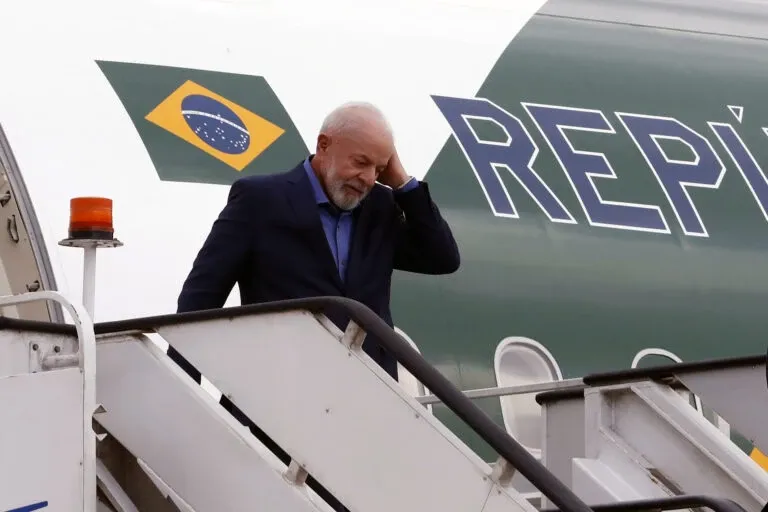 Piloto de Lula declarou urgência logo após decolagem no México