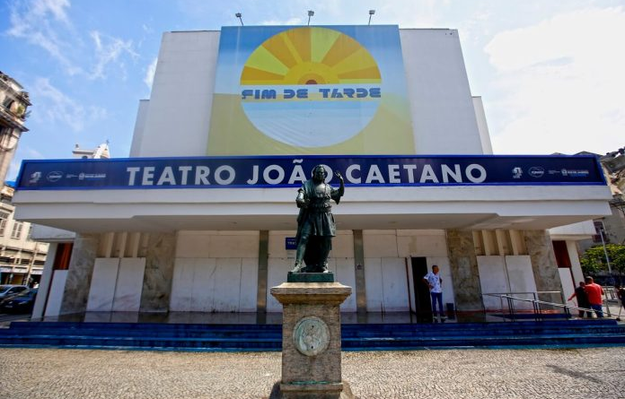 Teatro João Caetano reabre em novembro com tributo a Michael Jackson