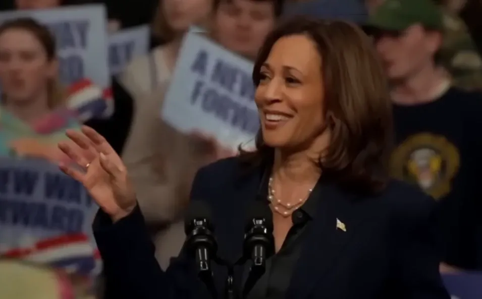 Kamala após pessoas exaltarem Jesus: “Estão no comício errado”