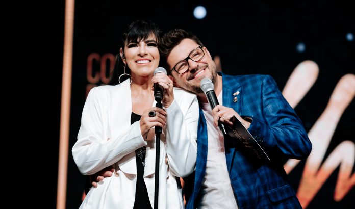 Fernanda Brum celebra 10 anos de Conferência Profetizando às Mulheres no Rio de Janeiro