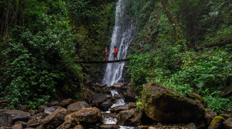 Com cachoeiras e vulcões, Costa Rica é um parque de diversões ao ar livre para aventureiros