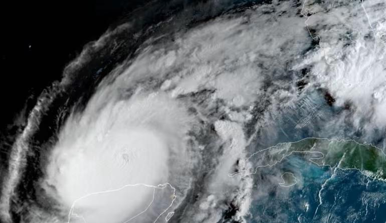 Imagens do espaço mostram tamanho do furacão Milton; veja o vídeo