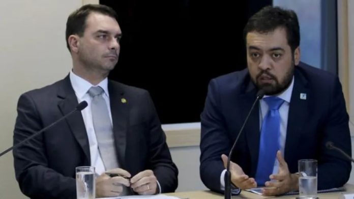 Cláudio Castro e Carlos Portinho terão que definir acordo para vaga no Senado em 2026, diz Flávio Bolsonaro